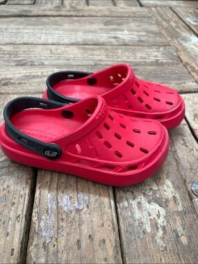 Kids Breathable Red Slip-On Sandal Clogs with Black Heel Strap